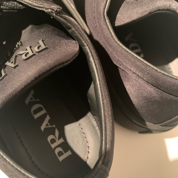• PRADA Sneakers • - Picture 7 of 11